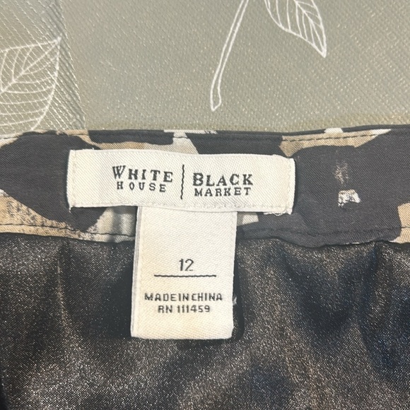 Ladies White House Black Market Skirt. - Picture 4 of 9